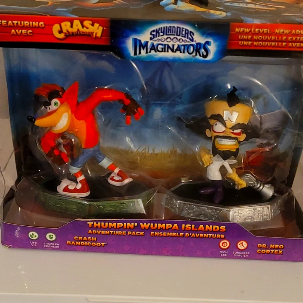 Collectable /Figures - Picture 1 of 4